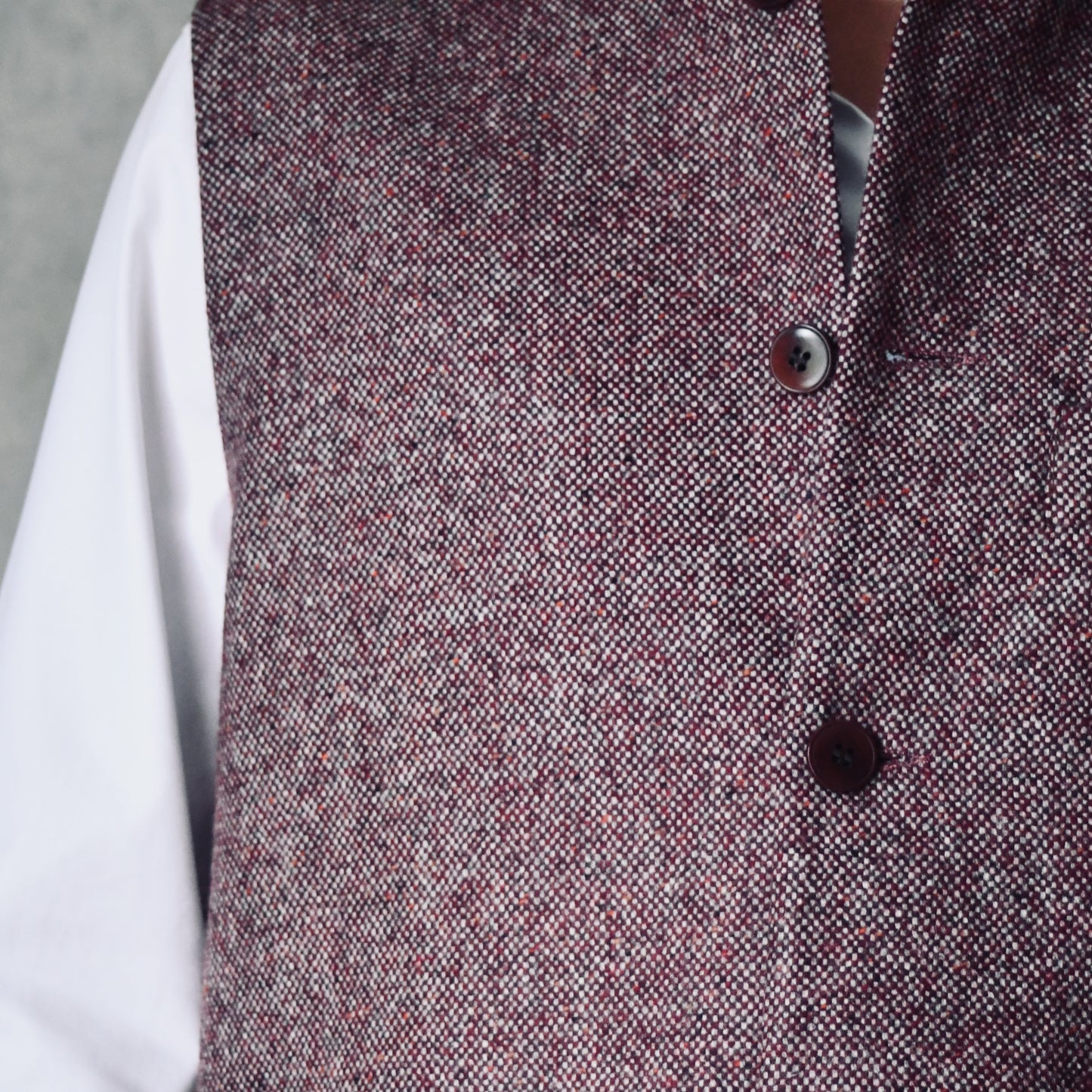 42" Tailored Cut Waistcoat in Finely Woven Bloodshot Hopsack Tweed