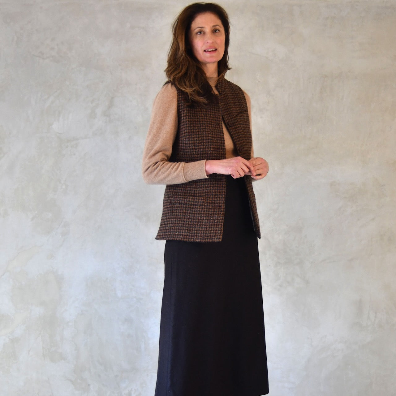 10 – Ladies Classic Cut Waistcoat in Copper Check Lovat Tweed